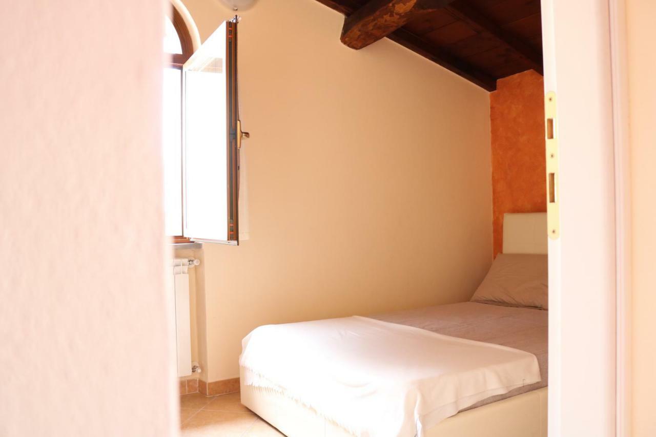Casa Vacanze Elena Rometta Exterior photo